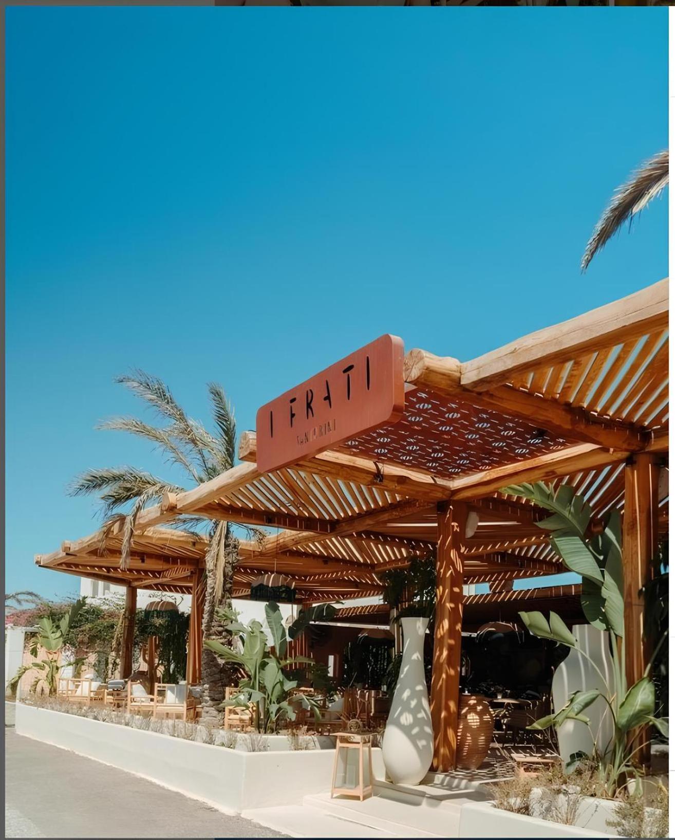 Frati Villas Beachfront ペリヴォラス エクステリア 写真